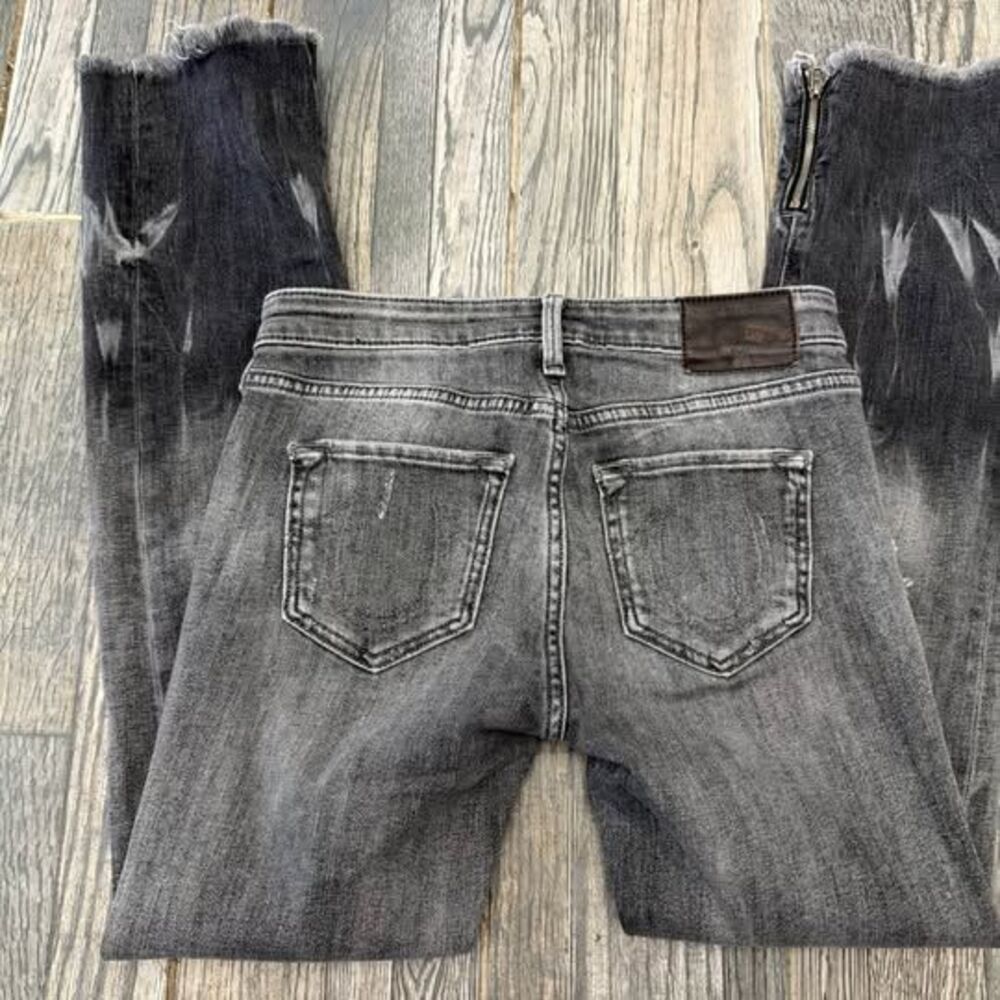 True Religion Women’s Sara Cigarette ankle zip charcoal jeans - size 24
